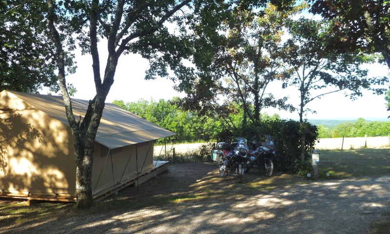 Entre Sarlat et Rocamadour : camping les hirondelles P1020611