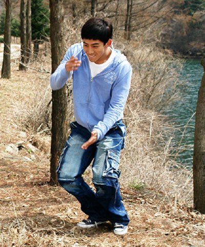 [26.04.2013][FUNNY-HUMOUR] 13 leçons de styles selon Ok Taecyeon.  Tn_12710