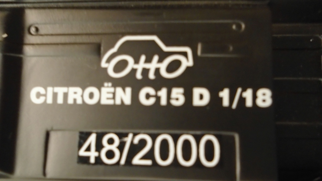 Citroën miniatures par Ottomobile au 1/18 et 1/12  Dsc05204