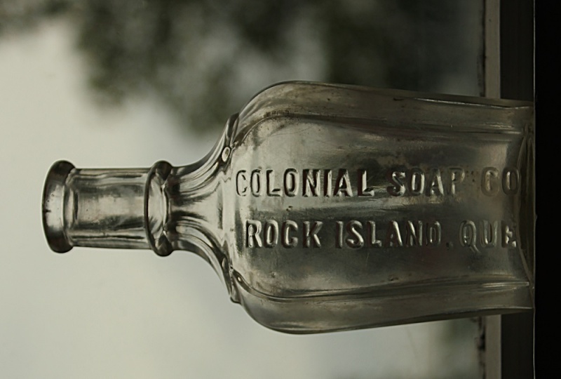 Colonial soap co. Rock Island Que. Coloni10