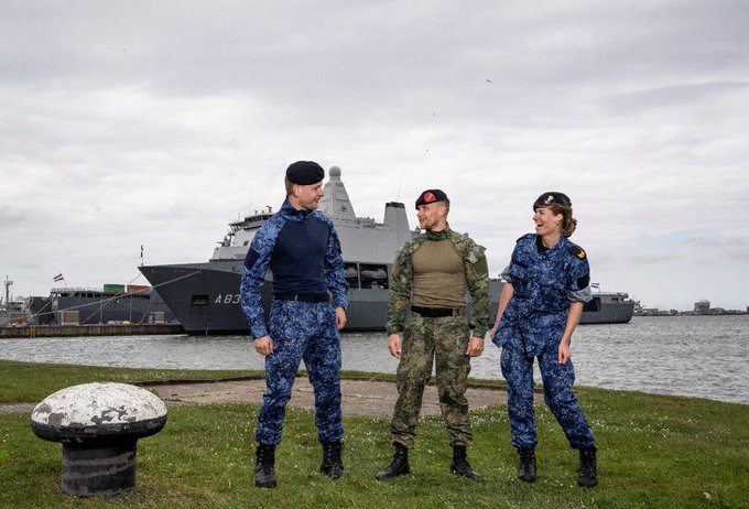 DMO - Les nouveaux uniformes de travail de notre Marine Frqjle10