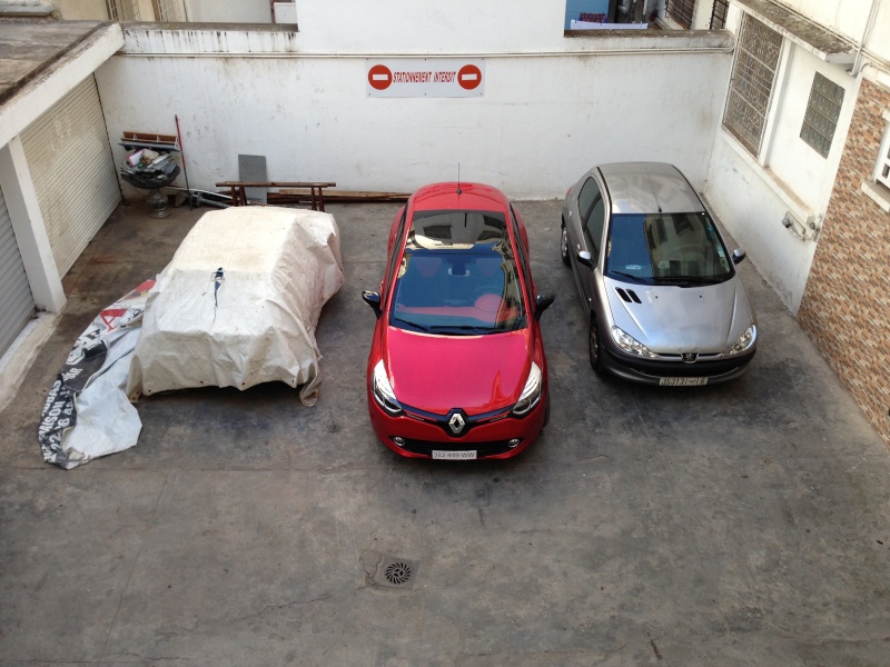 Renault Clio IV dci 85 Maroc Rouge avec Jonce Rouges Toit Panoramique Jantes Noir Img_1213