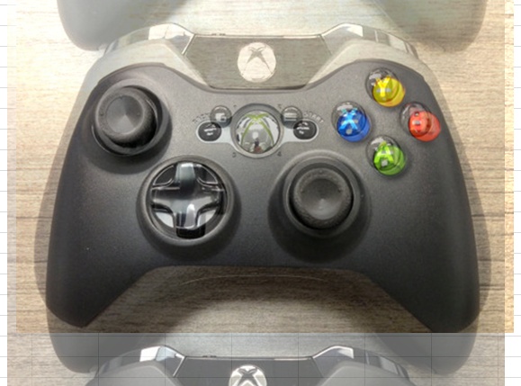 PS4 & Xbox One Controller SIde by Side Overla11