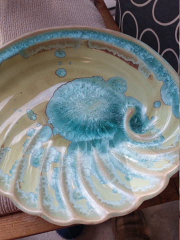 Lovely crystalline glaze on a smallish bowl 16598810