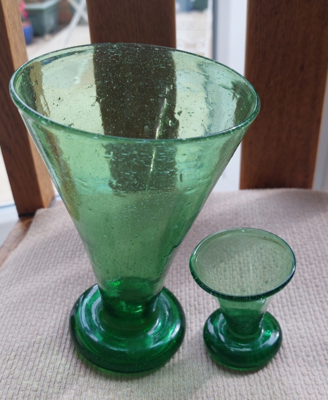Tiny bubble glass for liqueurs 20220635