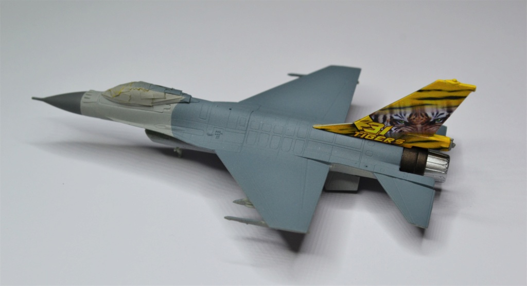 Duo de F16 MLU 1/144 Revell. Gkhjhj10