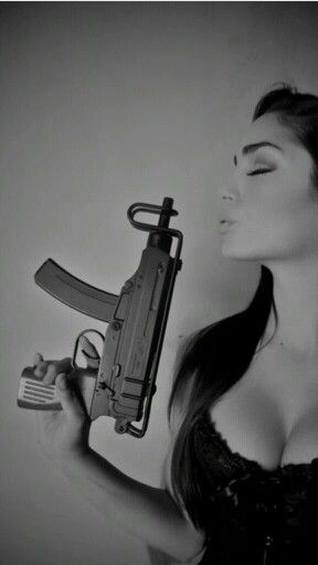 Les filles prennent les armes. - Page 30 E3762310