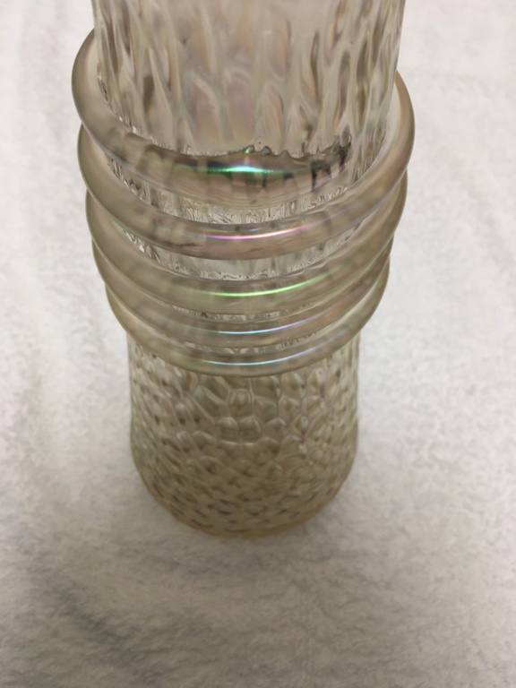 Please help ID iridescent glass vases....... 0f52e110