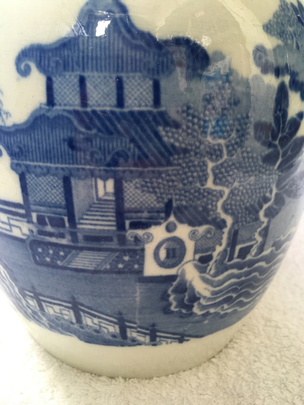 Early (?) pieces of blue & white transfer-printed earthenware..... 3244d410