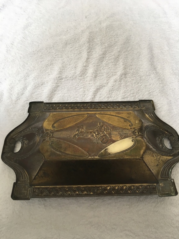 ID help please for brass tray/dish with classical theme.... De025f10