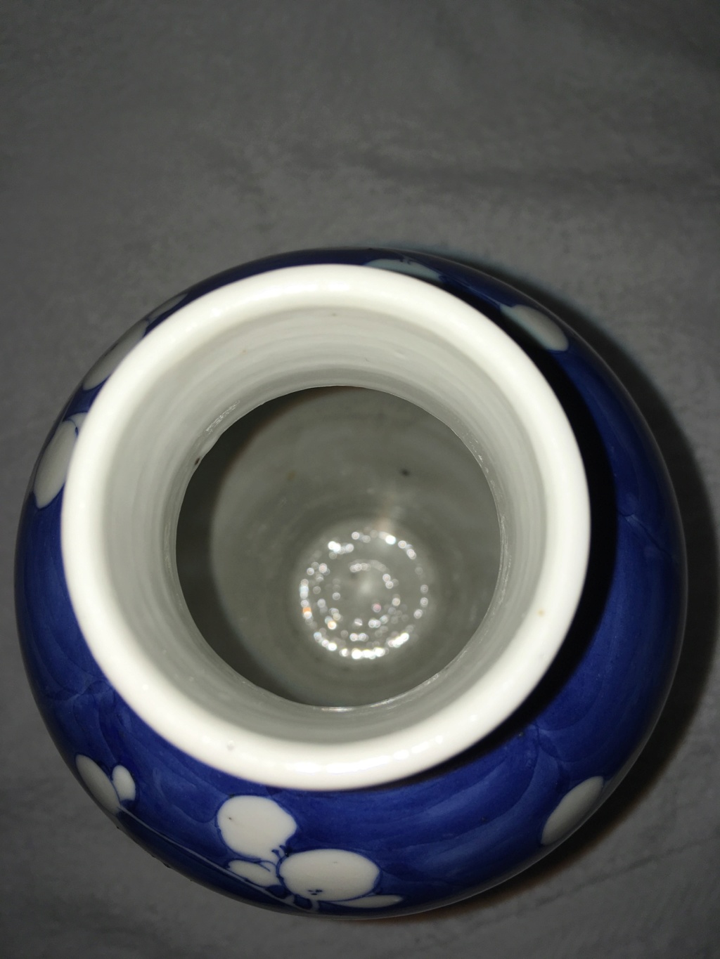 Chinese porcelain prunus vase, late 19thC faux-Kangxi mark  E7fc7c10