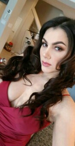 SCAMMER WITH PHOTOS OF VALENTINA NAPPI 1b169