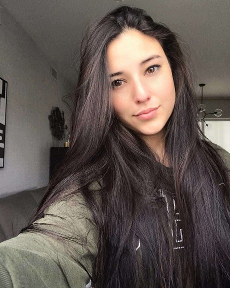 Scammer With Photos Of Angie Varona 1b353