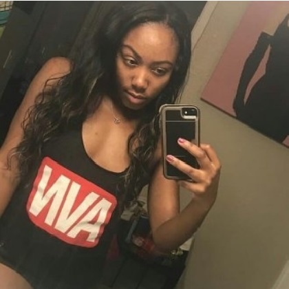 SCAMMER WITH PHOTOS OF CHANELL HEART 1b673