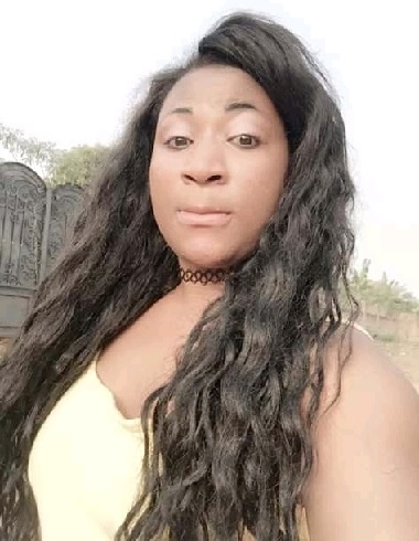 Scammer With Photos Of Akua Pretty Rock 1g306