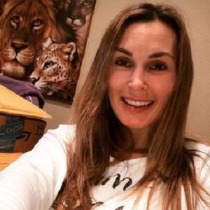 Scammer With Photos Of Tanya Tate 1i101