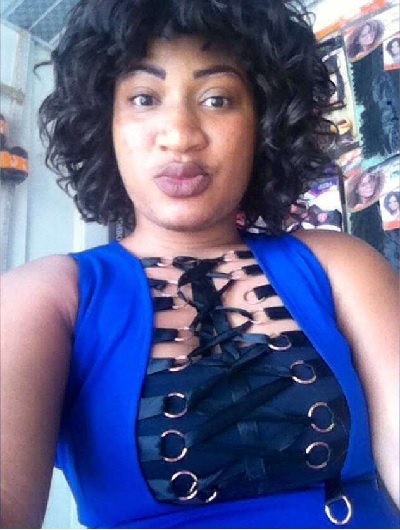 Scammer With Photos Of Akua Pretty Rock 1z128