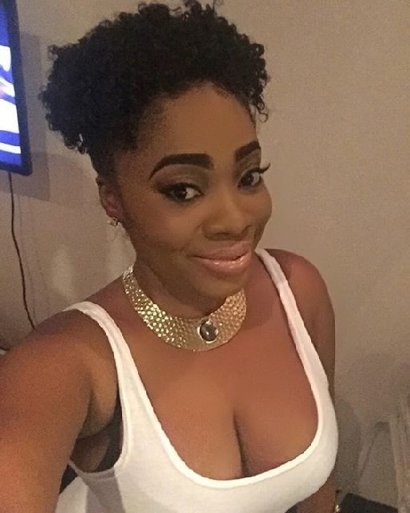 SCAMMER WITH PHOTOS OF MOESHA BUDUONG 2138