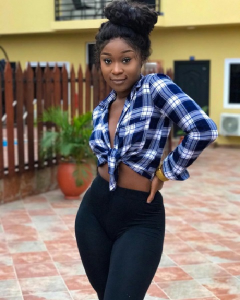 Scammer With Photos Of Efia Odo 26193