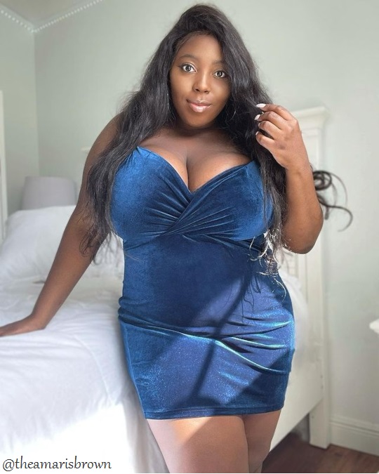 Scammer With Photos Of Amaris Brown 32388