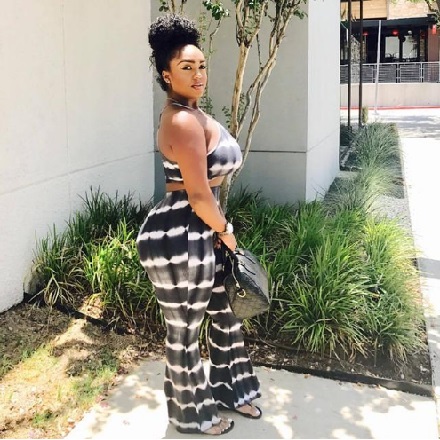 SCAMMER WITH PHOTOS OF LAYTON BENTON 3717