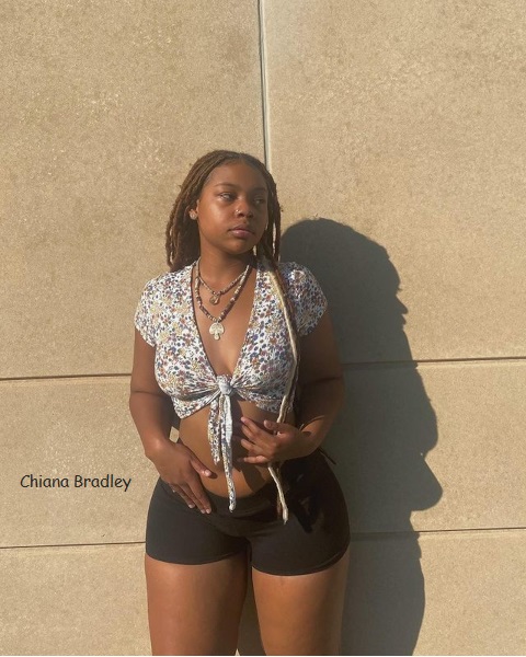 Scammer With Photos of Chiana Bradley 5701