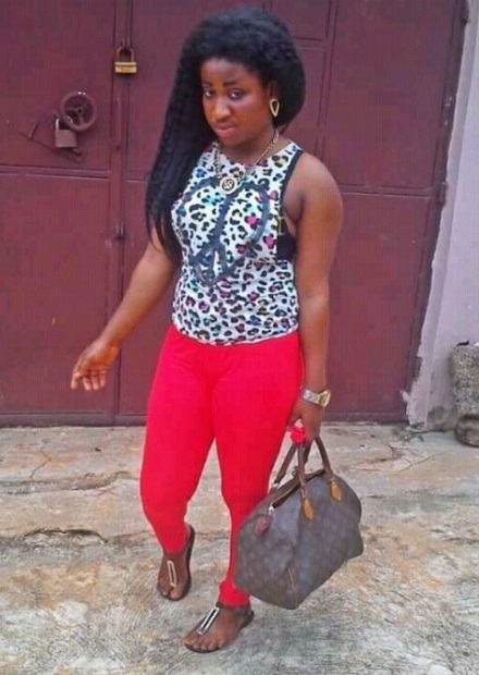 Scammer With Photos Of Akua Pretty Rock 6126