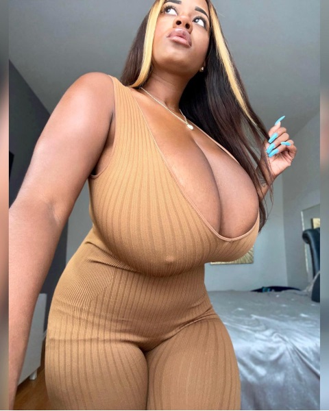 Scammer With Photos of Yani The Body 71507