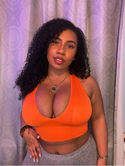 Scammer With Photos of Bria Curly forevercurlybri 7804