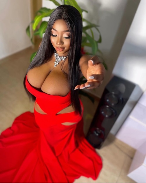 Scammer With Photos of Fanta west_side__goddess 8698
