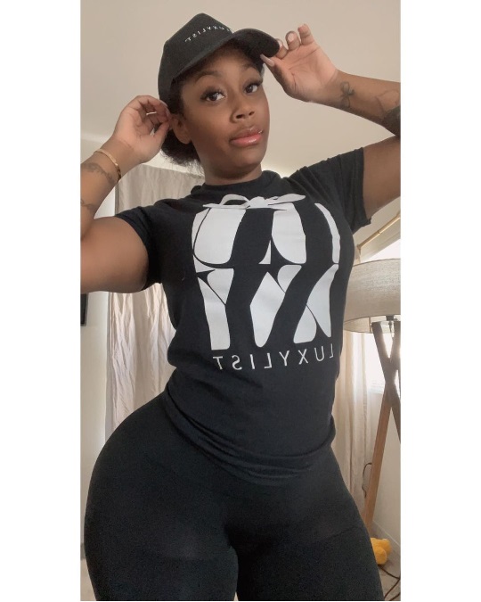 Scammer With Photos of Charlotte Lavish