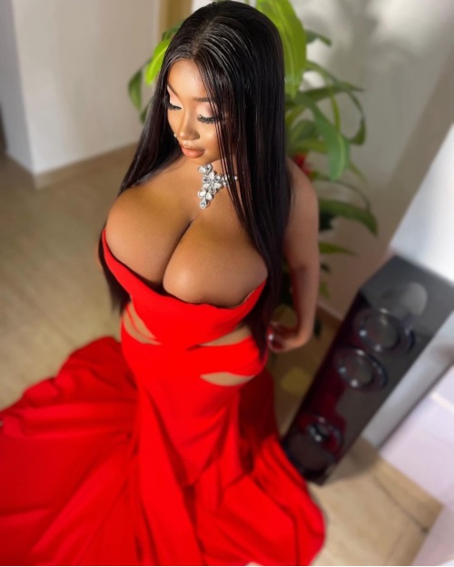 Scammer With Photos of Fanta west_side__goddess 9461