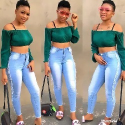 SCAMMER WITH PHOTOS OF AKOSUA SIKA A111