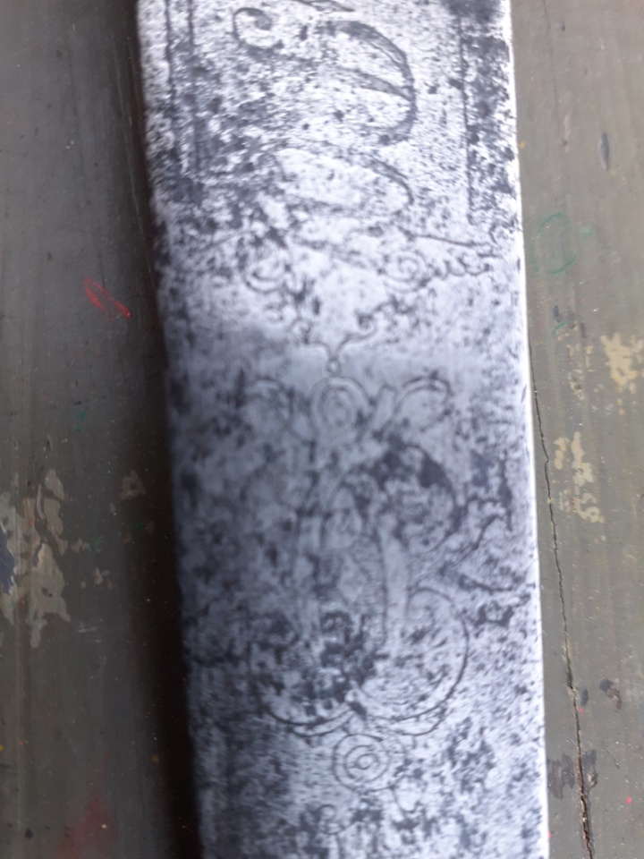 Une bizzarerie 16af4410