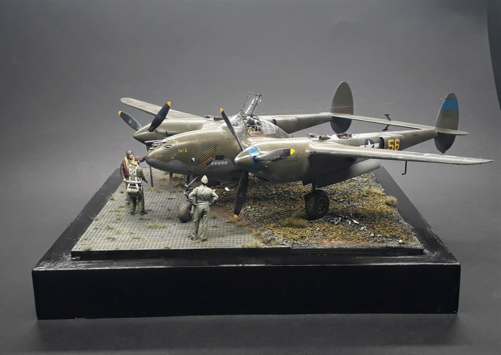 [VITRINE "Voler c'est mieux en double"]  P-38 F/G Lightning - Tamiya - 1/48  20210440