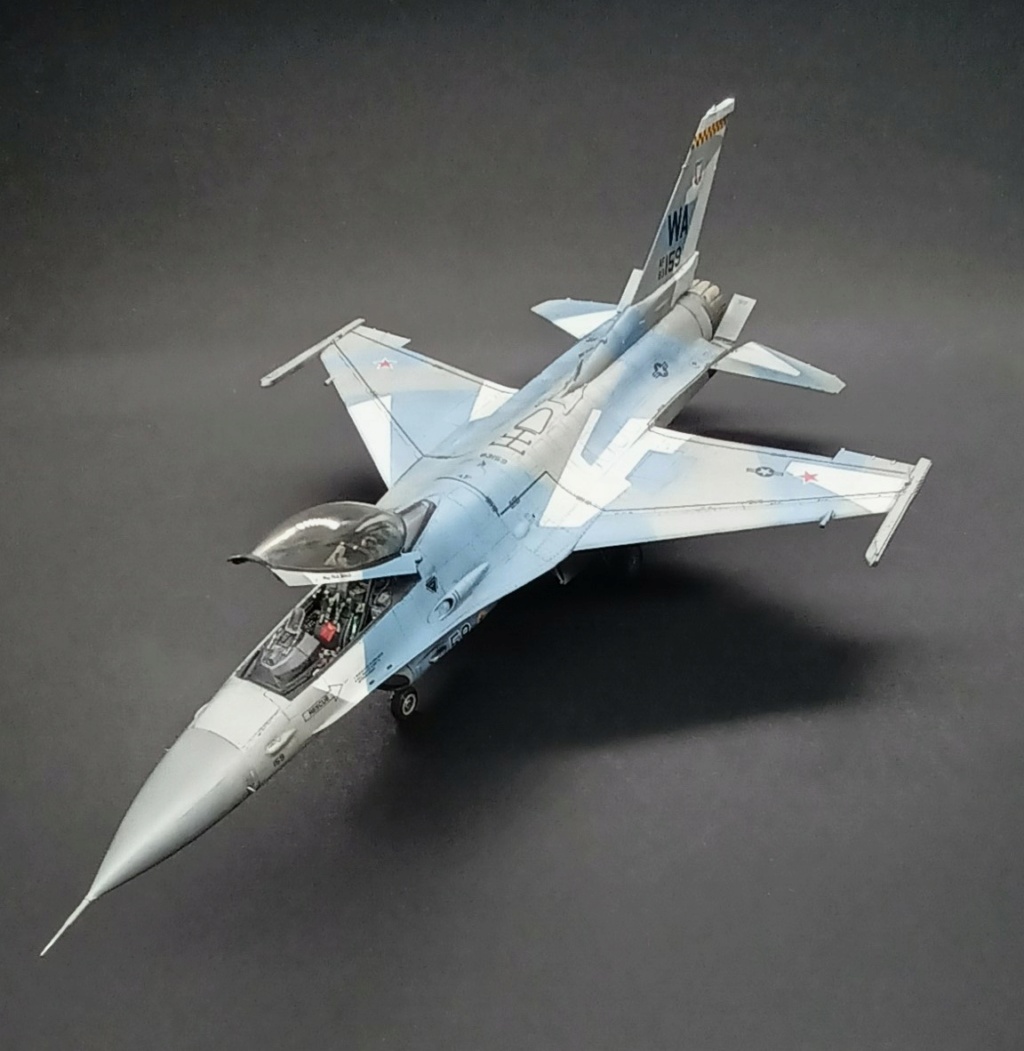 [Kinetic] 1/48  - McDonnell F/A-18A+ Hornet- VFC 12   / Double  [Tamiya] General Dynamics F-16C Fighting Falcon - 64th AGRS  1/48  - Aggressor - Page 4 20240316