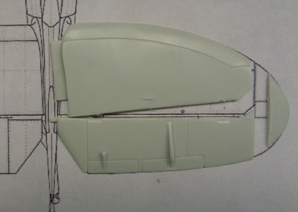 Spitfire Mk.22/24 (Revell 1/32°) par TENEZE Alain - Page 2 Dsc04639