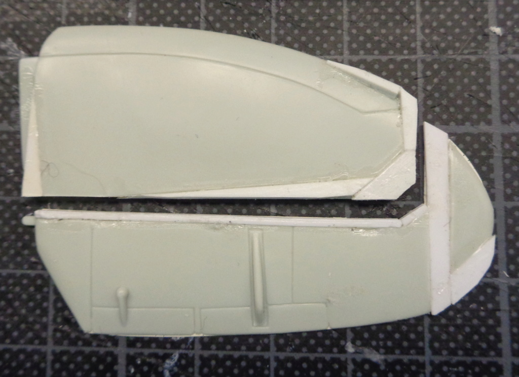 Spitfire Mk.22/24 (Revell 1/32°) par TENEZE Alain - Page 2 Dsc04642