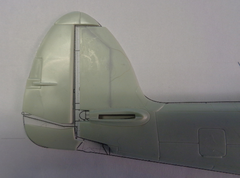 Spitfire Mk.22/24 (Revell 1/32°) par TENEZE Alain  - Page 2 Dsc04722