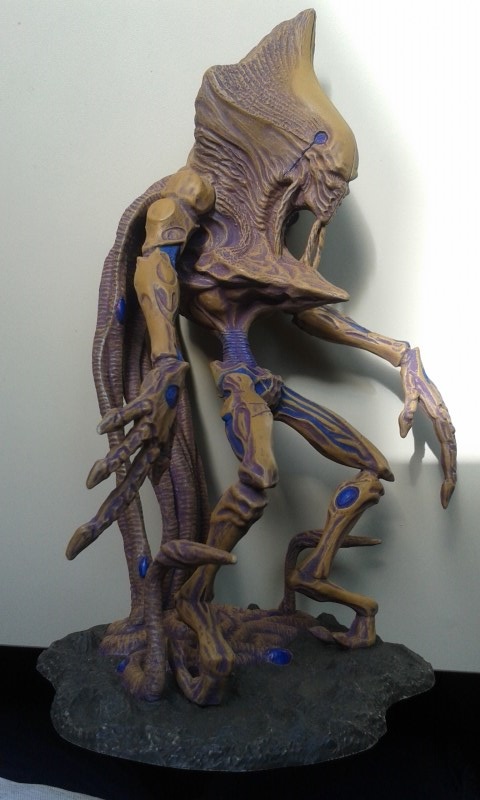 Figura Alien Exoesqueleto de iD4 1112