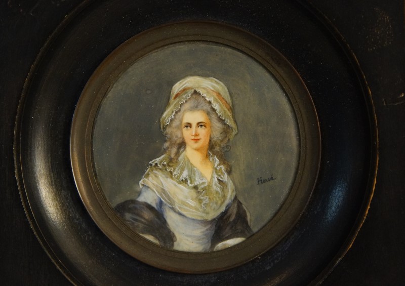 A vendre: miniatures de Marie Antoinette? - Page 7 14026610