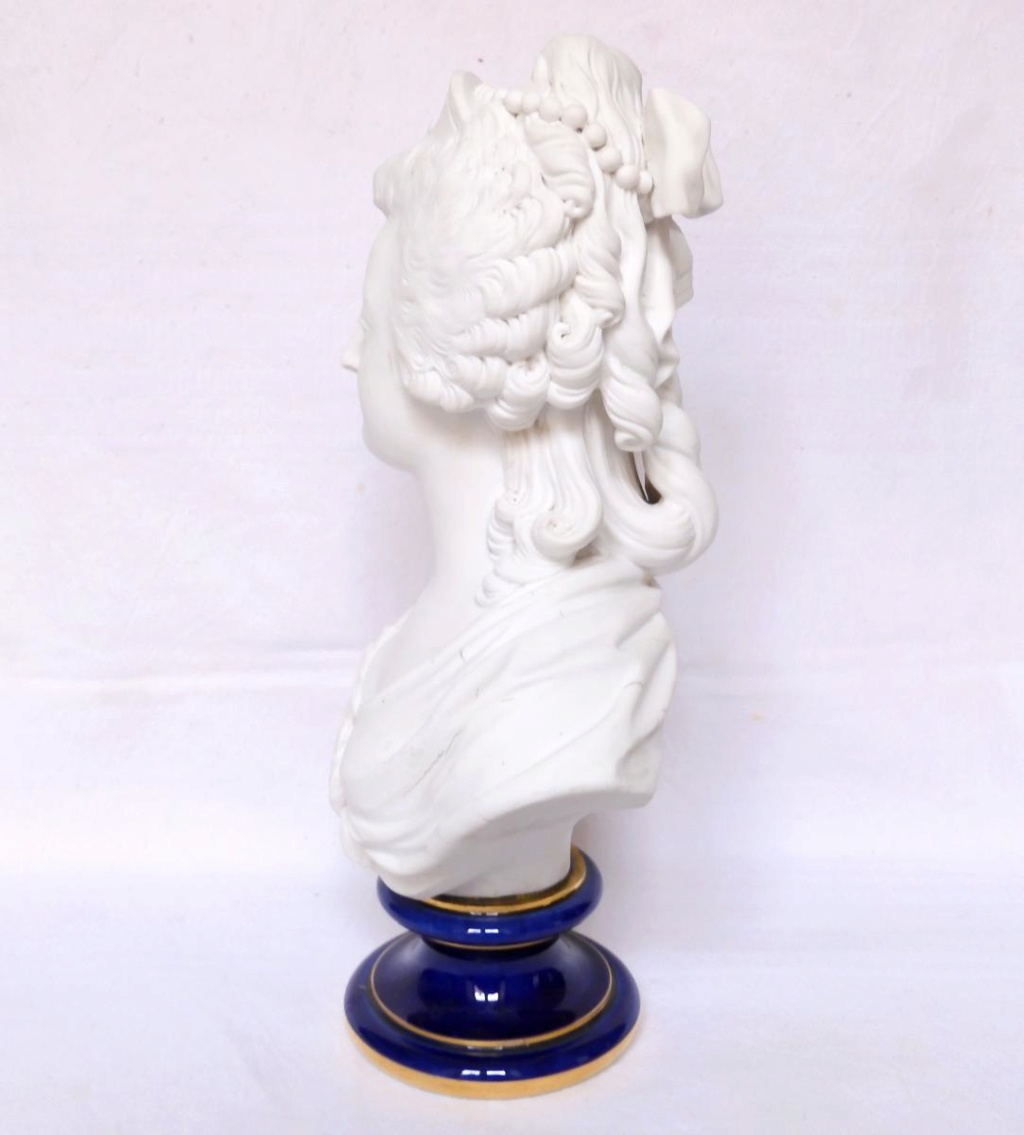 Collection bustes de Marie Antoinette - Page 10 45673612