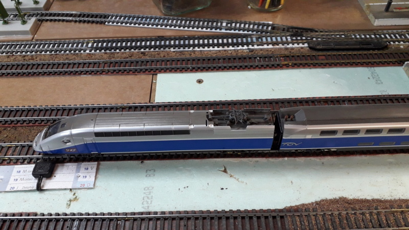 Amélioration de la toiture du TGV DUPLEX MEHANO, (peinture). Par BB15030. Zig19514