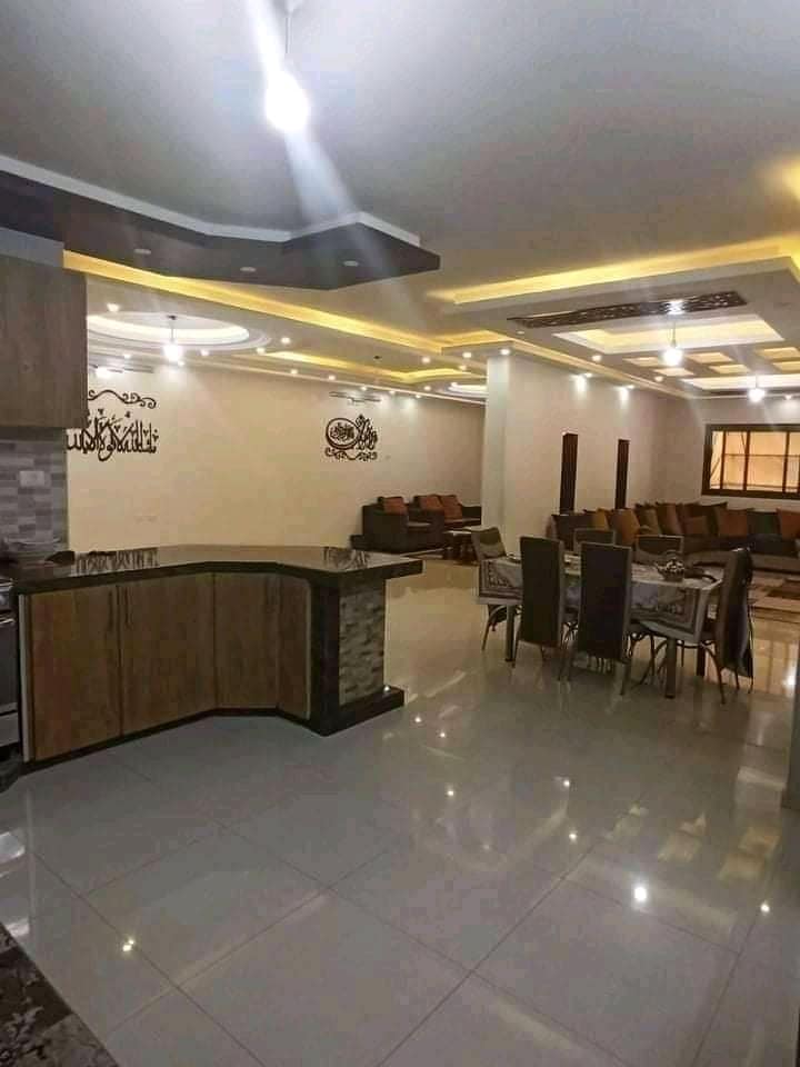 شقة سوبر ديلوكس 200 متر صافى  الطابق الاول غربي جنوبي غزة الرمال -منتزه البلدية  20517110