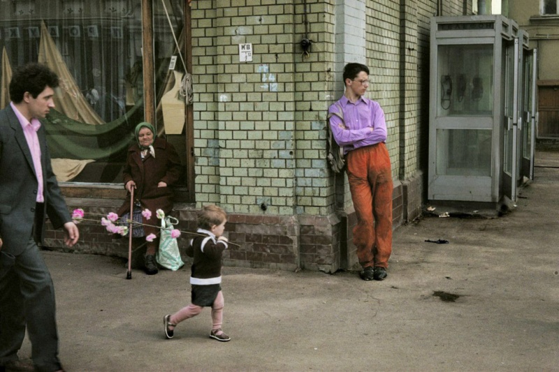 Harry Gruyaert: Колоритные кадры из повседневной жизни Москвы на закате эпохи СССР. Phot1667