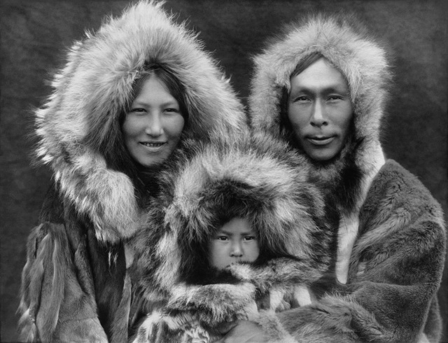 Народы мира: эскимосы Phot1761