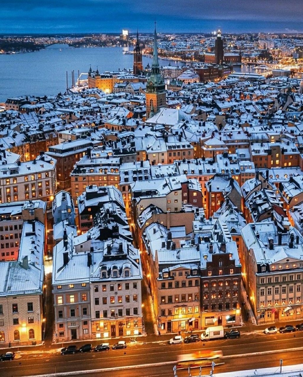 Зимние и заснеженные города мира в праздничном убрантсве Photo837
