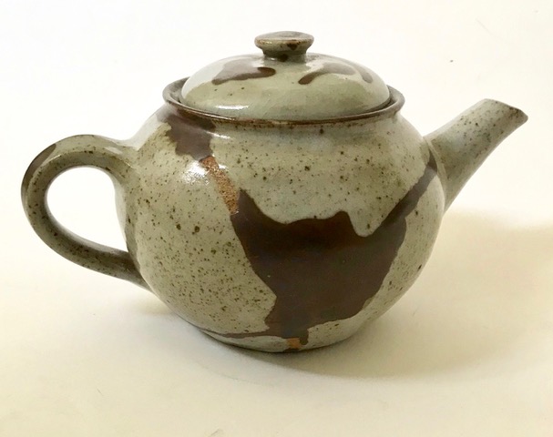 Mystery Stoneware Teapot, IM or JM mark? Iain Markham?  Img_3519