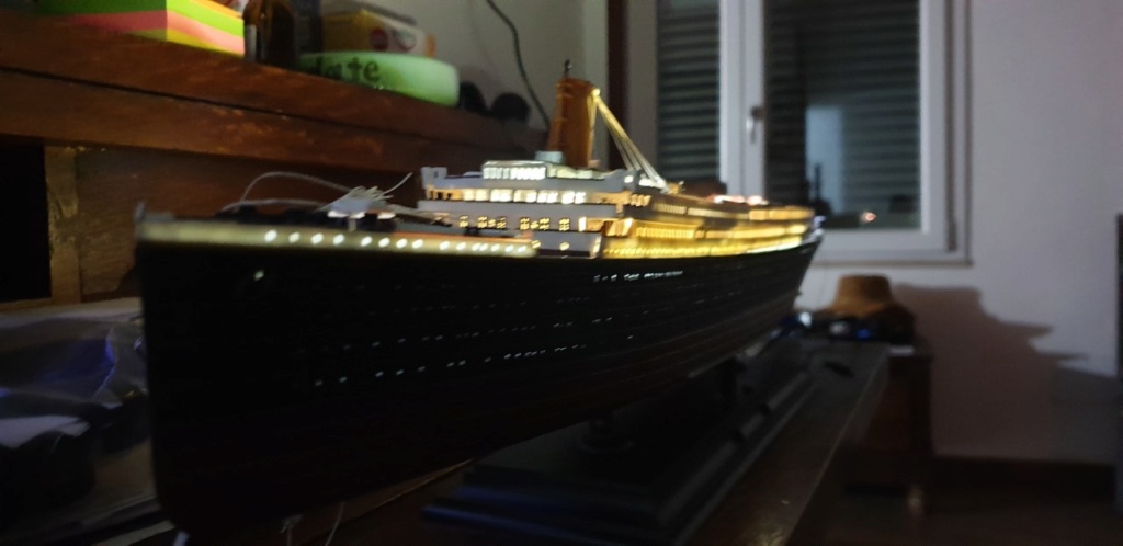 titanic  -scr - Academy Titanic 1:400 - Pagina 3 Luci710