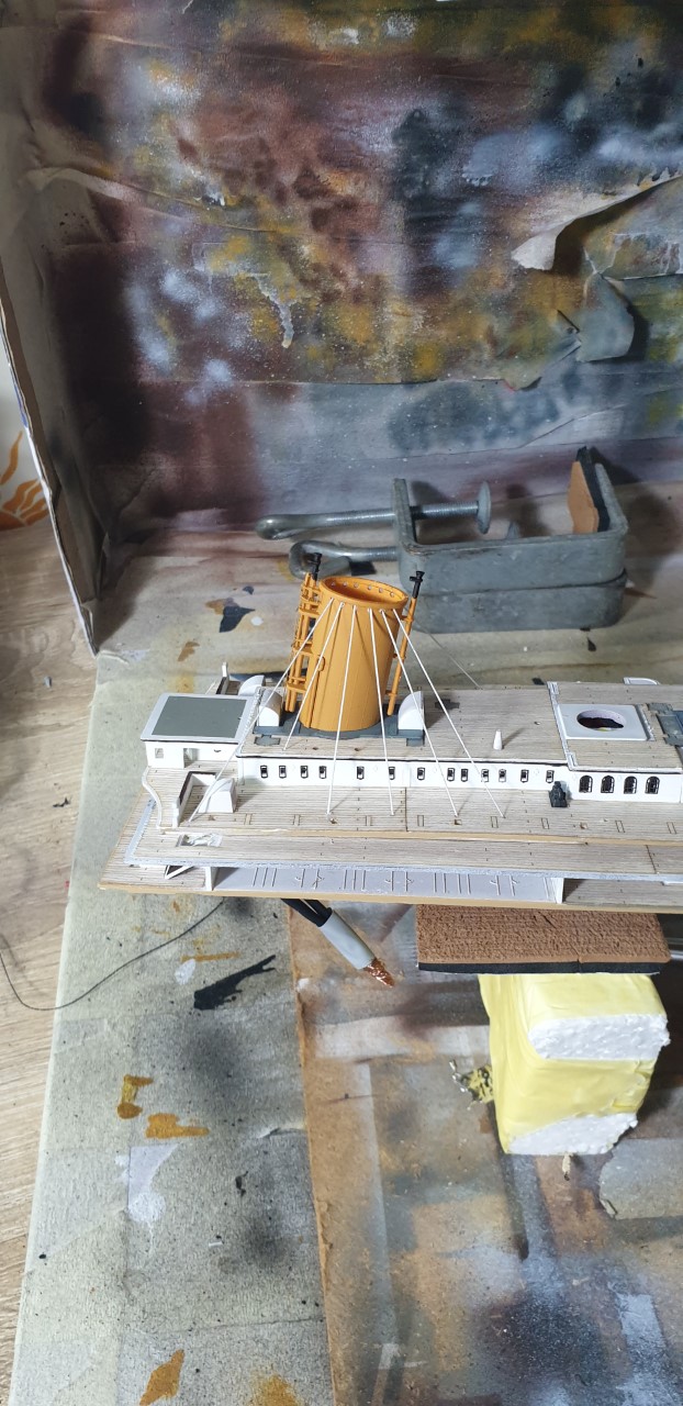 titanic  https - modellistinavali forumattivo com - Academy Titanic 1:400 - Pagina 3 Tirant18